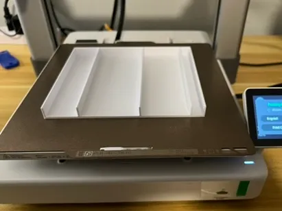 Low profile pencil tray