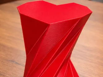 Low poly heart display