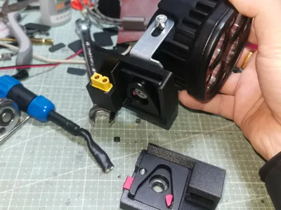 Spotlight quick release base with power quick connect (XT60 version)