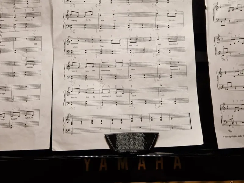 Sheet Music Holder (Piano)