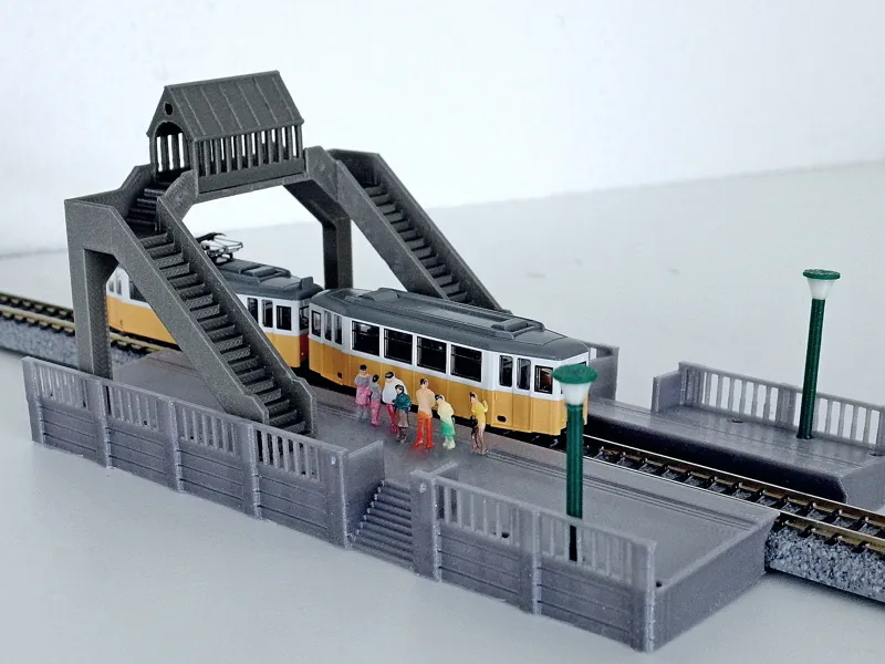 Pedestrian Roof Bridge H0 Scale