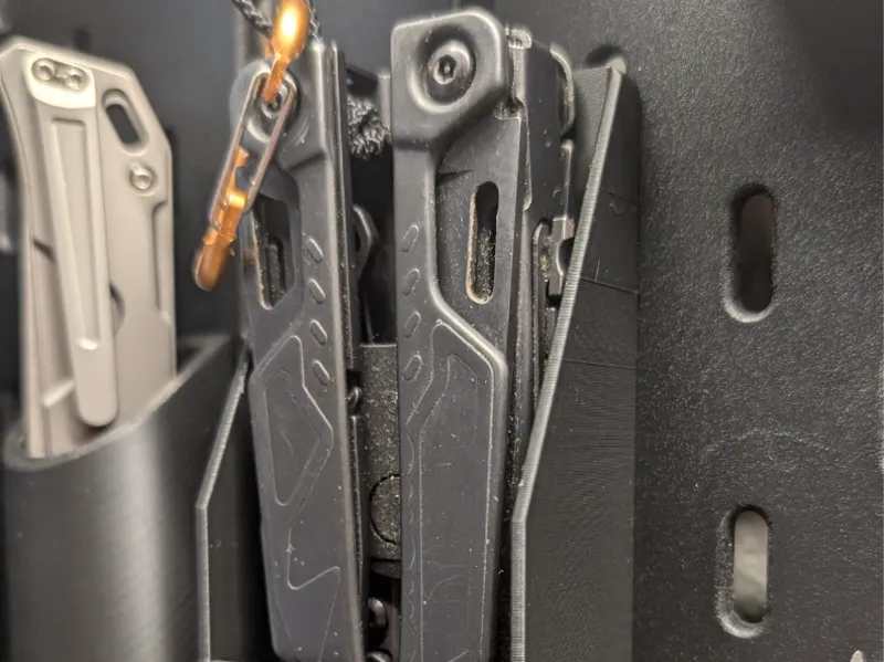 Leatherman OHT Ikea Skadis mount angled cut