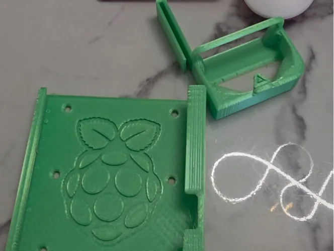 Raspberry Pi 400  mit aufsteckbarem Maus-Anbauteil