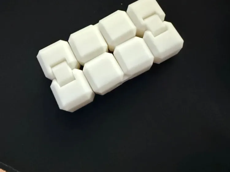 43.99 grams infinity cube