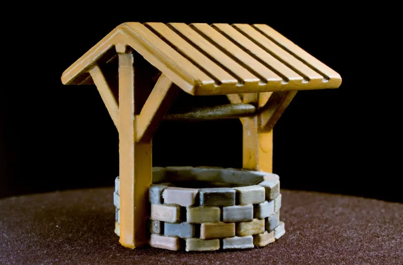 Medieval stone well with wooden roof 28/32mm scale