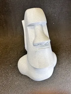 Moai Statue with compartment+breakable buttom