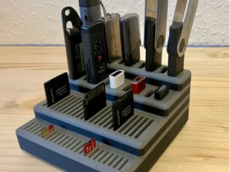 SD and USB holder/organizer