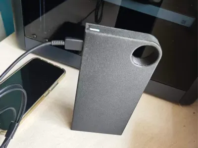 Thin and light power bank
