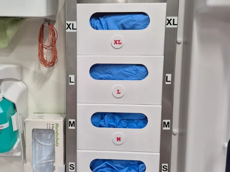 Handschuhbox mit Deckel für Rettungswagen 