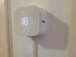 Supporto esterne da muro per Termostato Meross