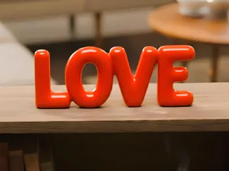 LOVE - Modern Decor Glossy Edition