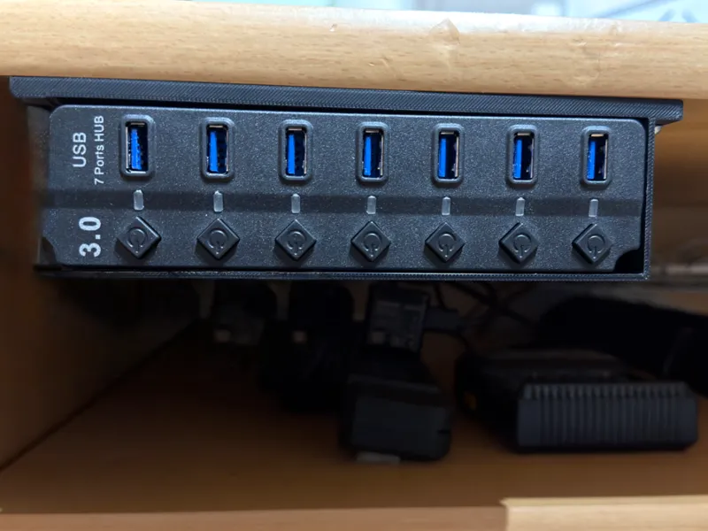 Porta Hub Usb sotto scrivania