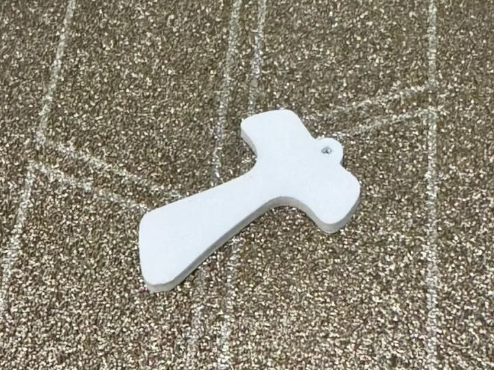 Crucifixo Tau Franciscano para colar ou chaveiro