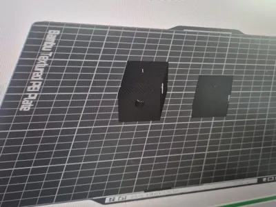 acrylic plate holder on busbar 