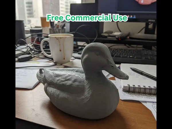 Statuette canard colvert assis