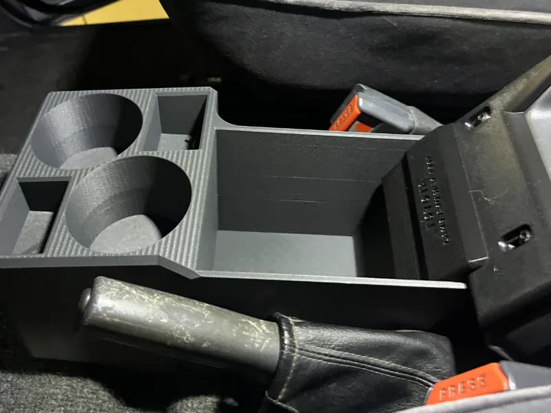 Toyota Land Cruiser LJ70 cupholder and container