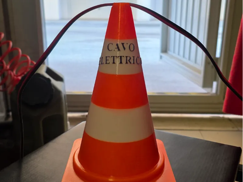cono segnalazione cavo elettrico