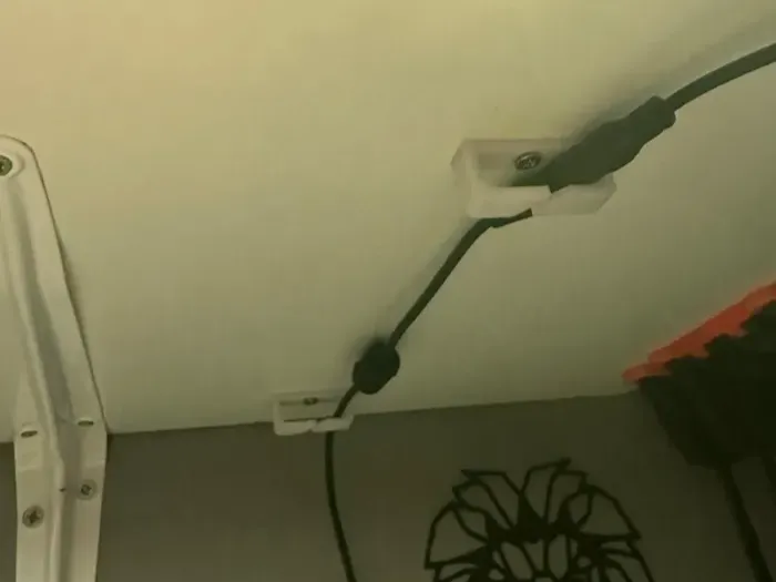 Cable organizer