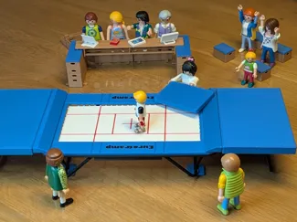 Profi-Wettkampf-Trampolin im Playmobil-Maßstab