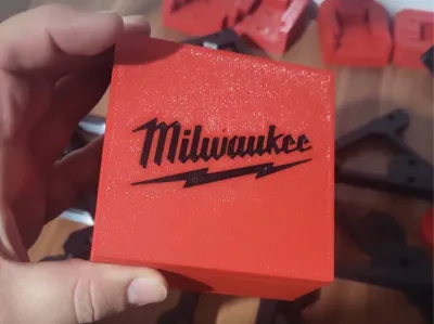 Milwaukee box 100x100