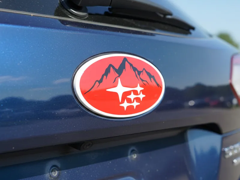 Insignia Subaru Personalizada Capa (Logo Montañas)