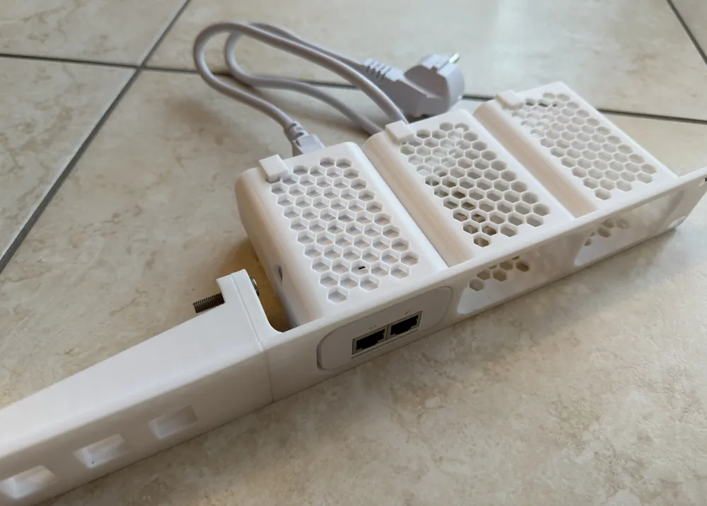 19-inch Modular Rack Ubiquiti Unifi UACC-PoE+-2.5G - Free 3D Print ...
