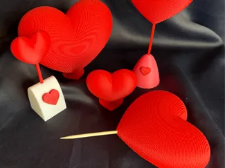 Textured heart – unique surface pattern (4–12 cm)