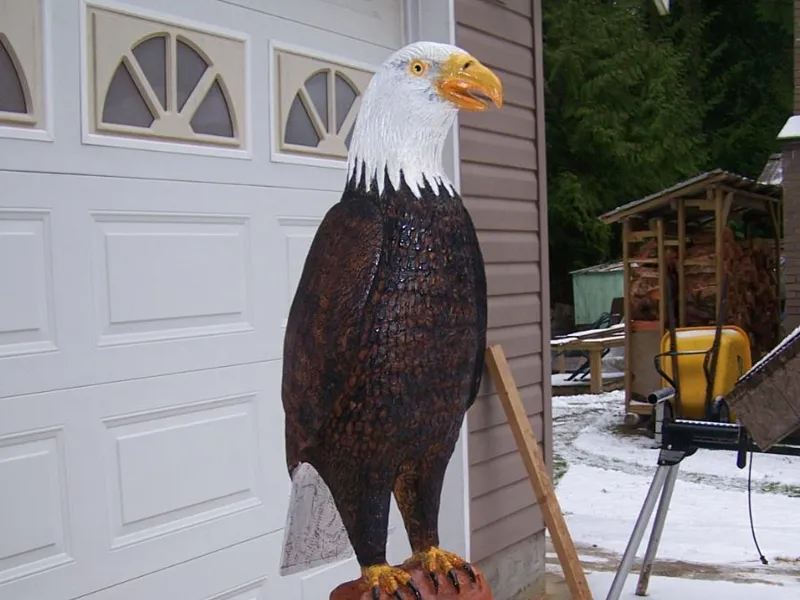 chainsaw carved eagle 