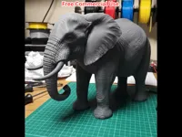 Statue semi-réaliste d'éléphant d'Afrique — photo 1