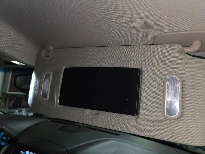 2018 GMC Yukon Denali passenger side mirror cover