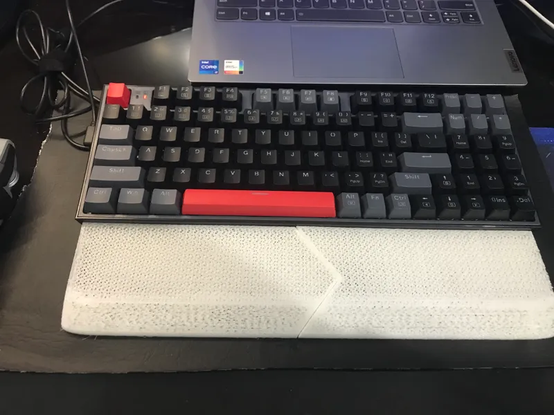 94 Key Keyboard Wirst Rest  Redragon Kitava Lite 