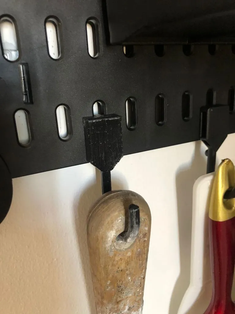 Long hook for pegboard | Gancho largo para tablero