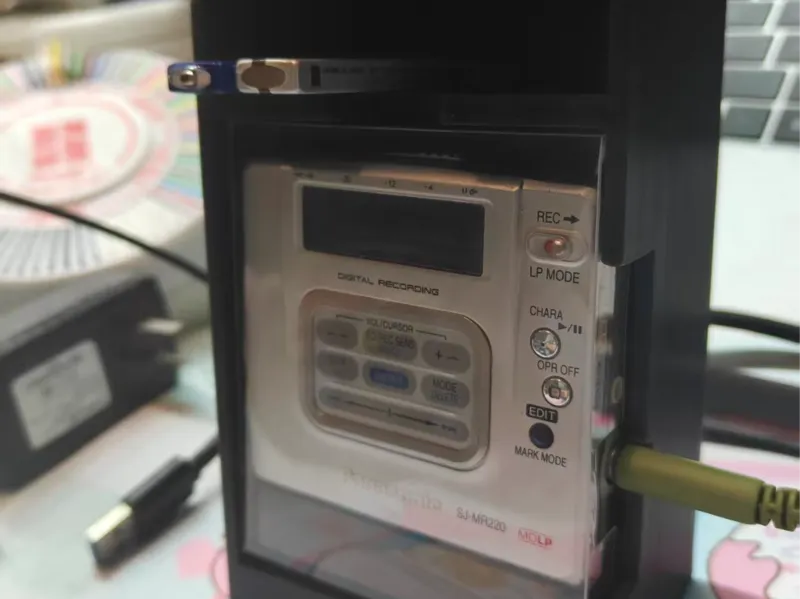 松下md机收藏展示架，偶尔可以听一下音乐