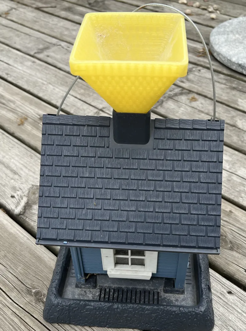 Birdseed Funnel to fill birdfeeder