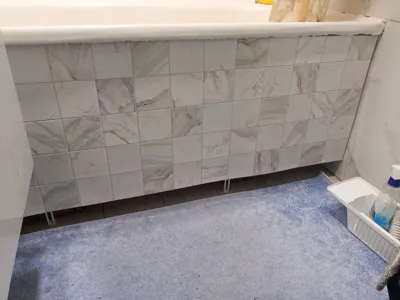 Bathroom screen mount