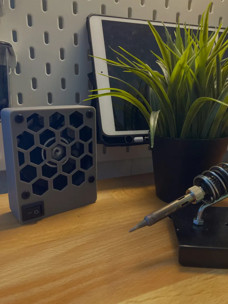 Fume extractor for soldering