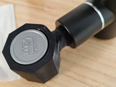 Massage gun-driven paint mixer for Gunze glass jar oil paints