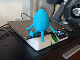 Easteregg with flexi Legs