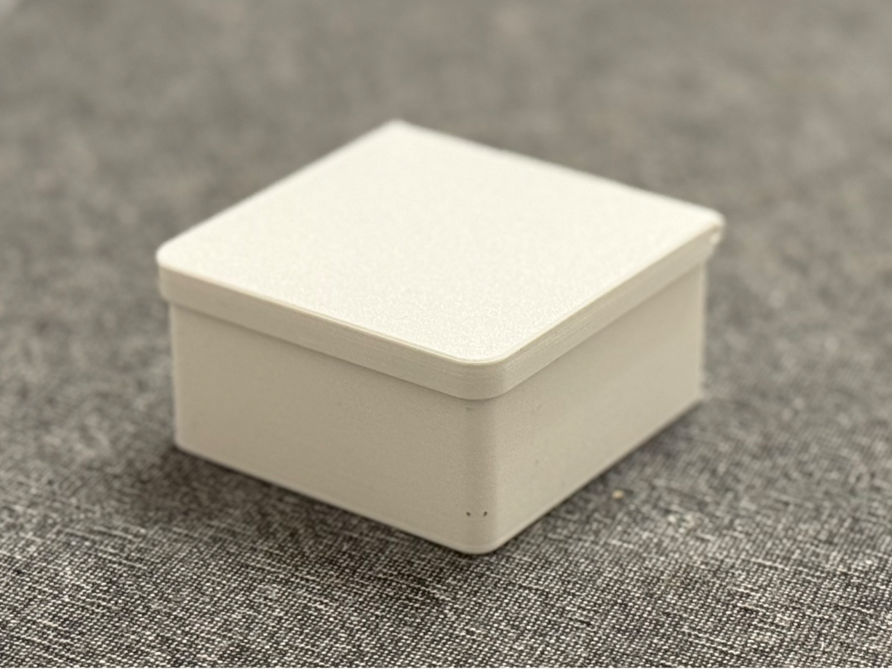 Parametric hinged box, slimline lid