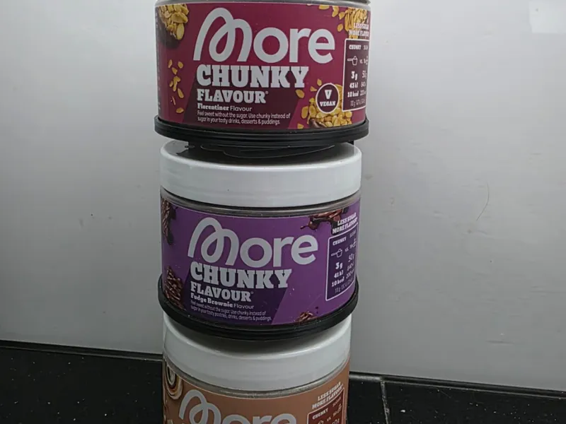 More Nutrition Flavour Regal für 3 Dosen