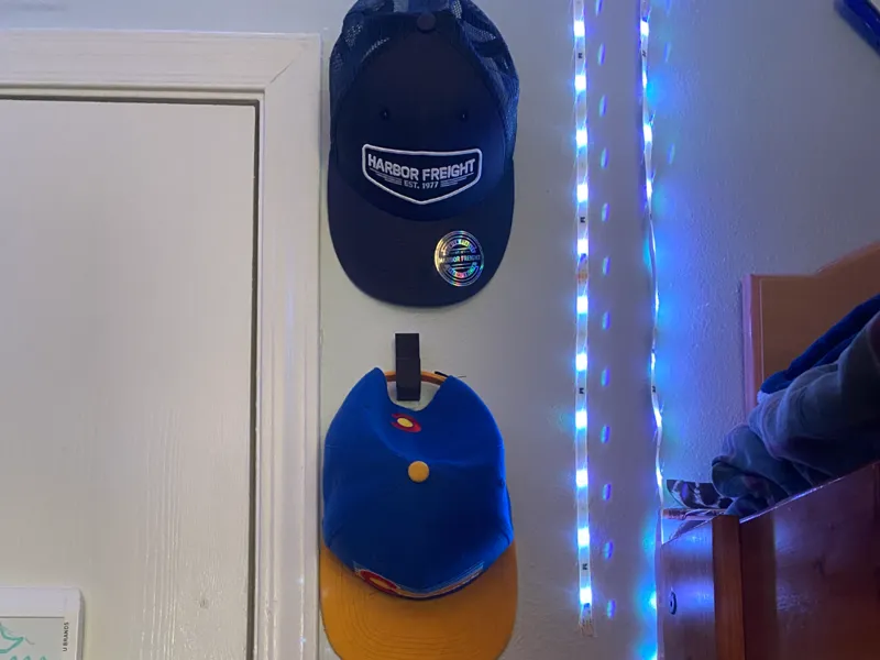 Snapback Hat Holder 