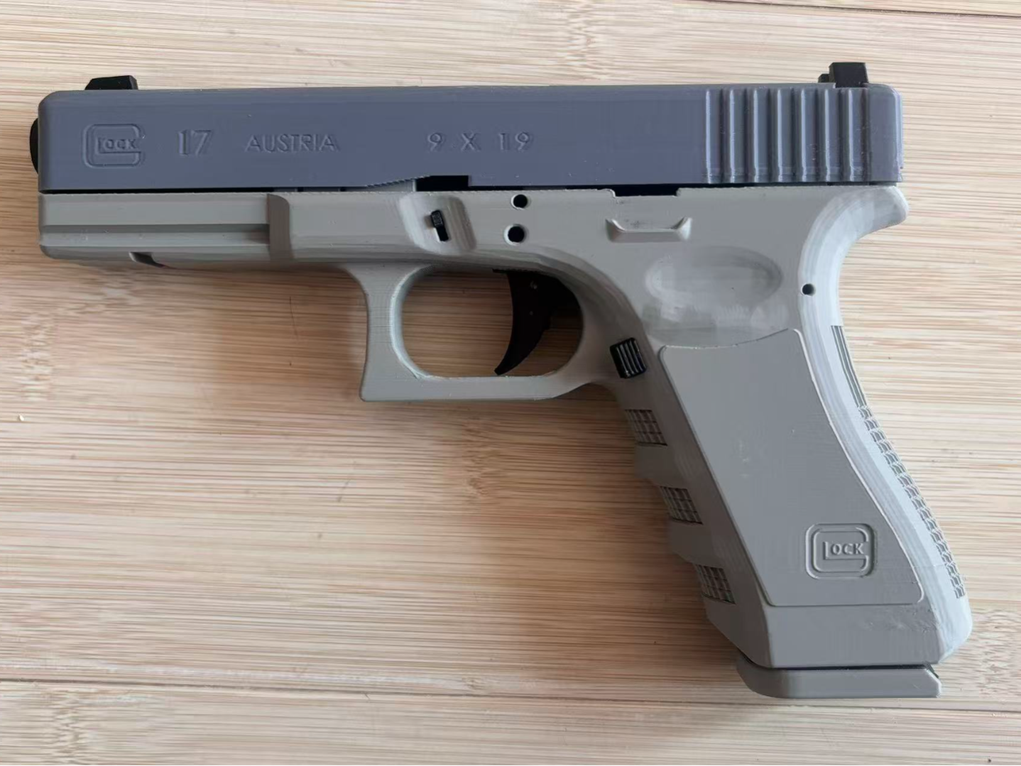 格洛克G17 全比例抛壳玩具
