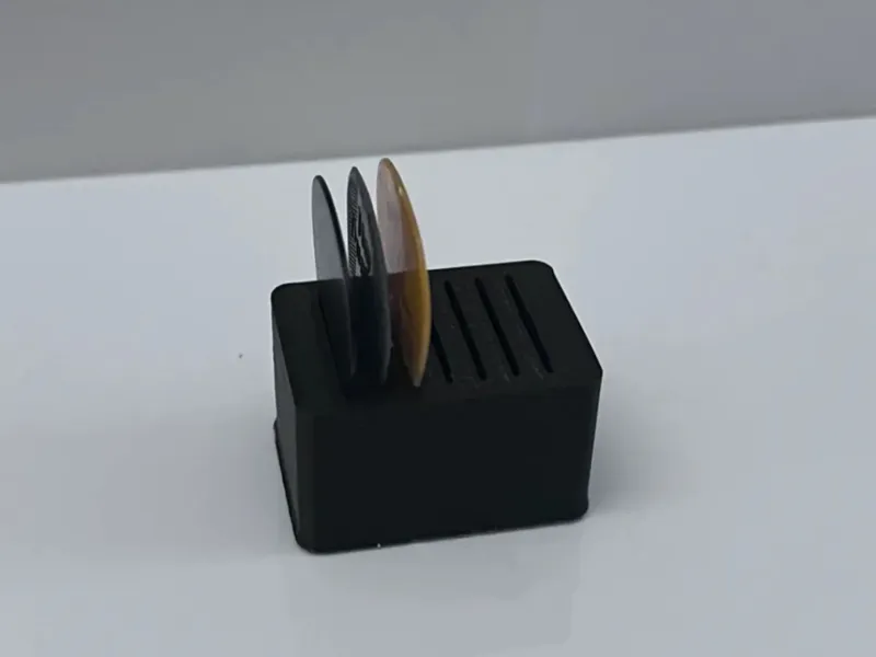 Guitar pick holder 8 picks