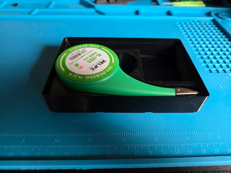 Soldering wick relife gridfinity insert