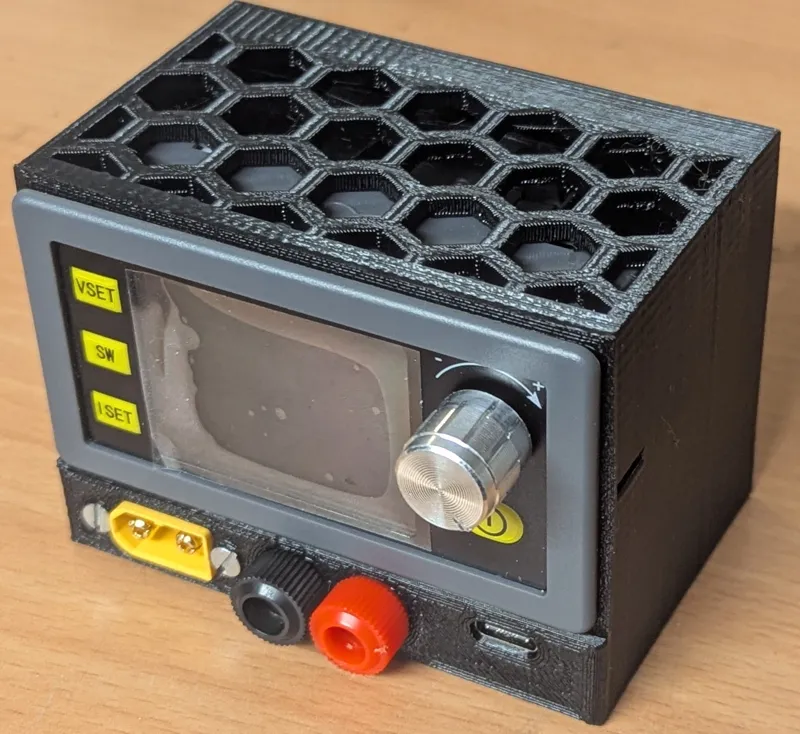 Adjustable SK120 power supply with USB-C PD output