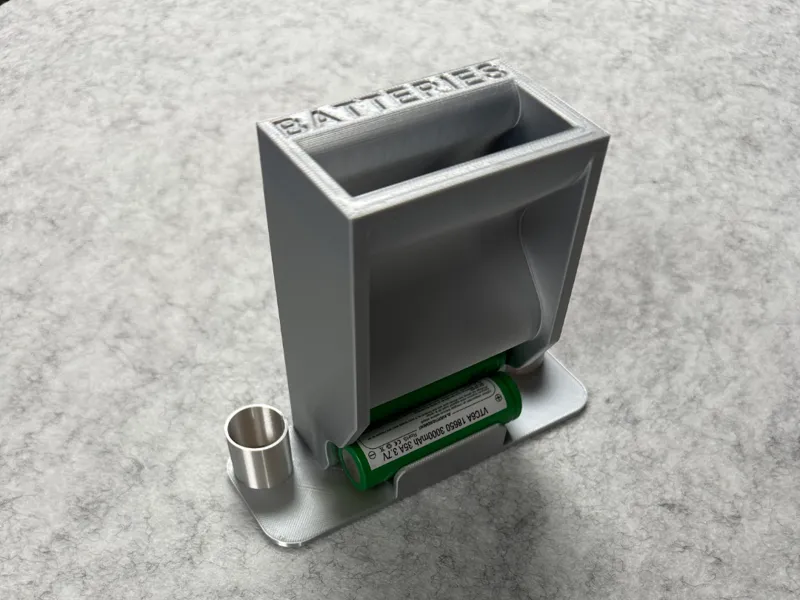Distributeur de batteries 18650 avec magasin de 6