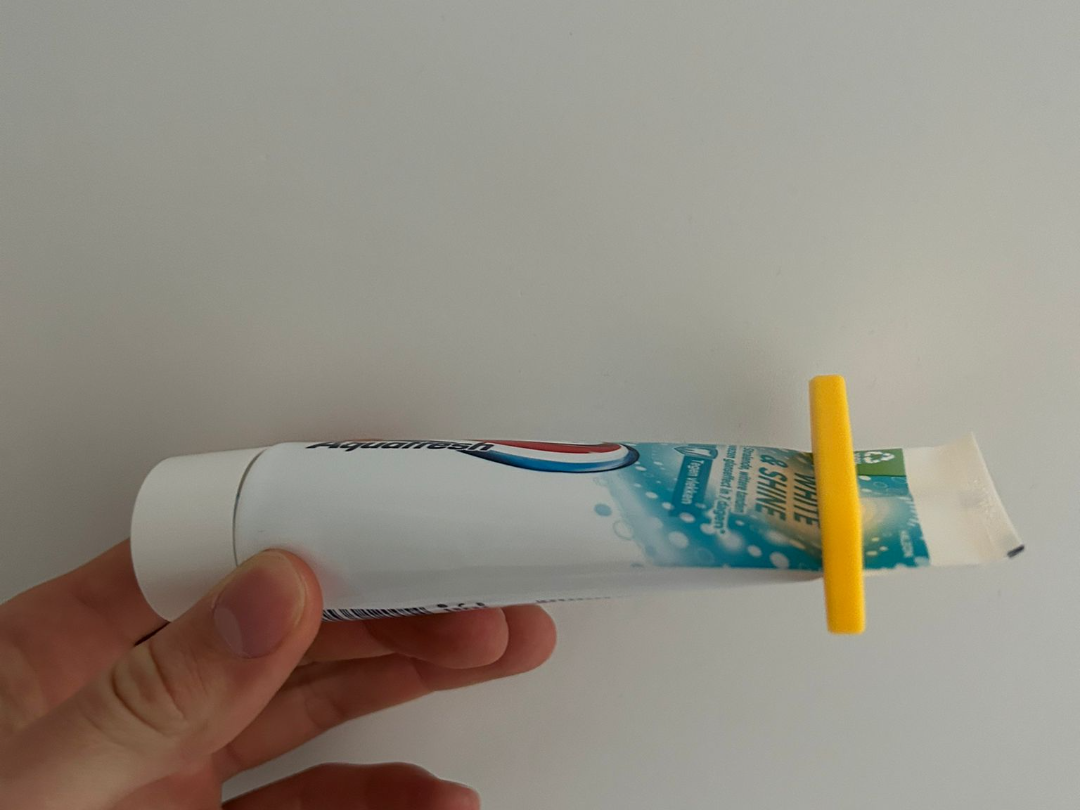 toothpaste squeezer