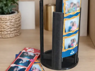 instant photo carousel