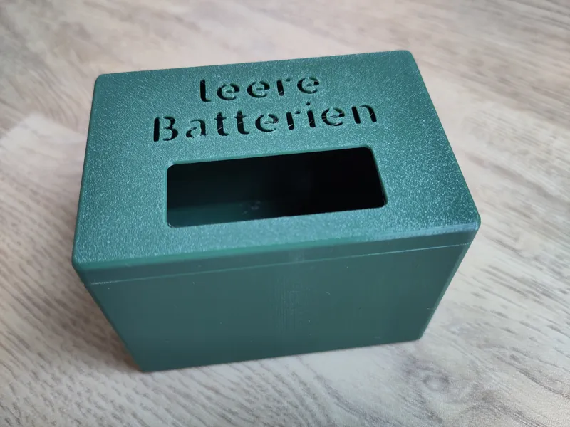 Box für leere Batterien
