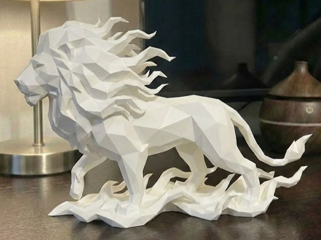 Geometric Lion - "The King" - Polygonal Low Poly 